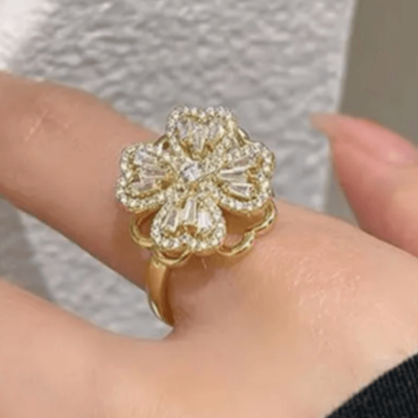 Rotating Flower🌸 Ring - Image 4