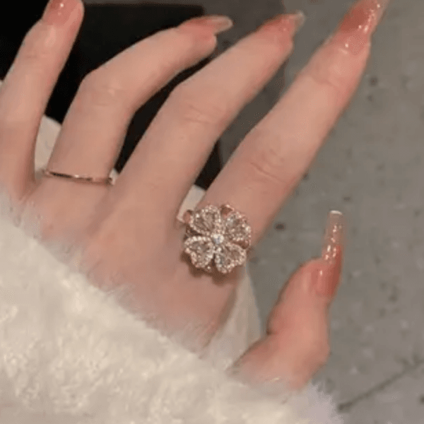 Rotating Flower🌸 Ring - Image 6